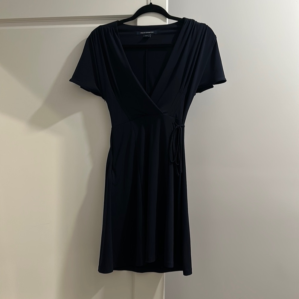 French connection NAVY v-neck wrap dress size 4